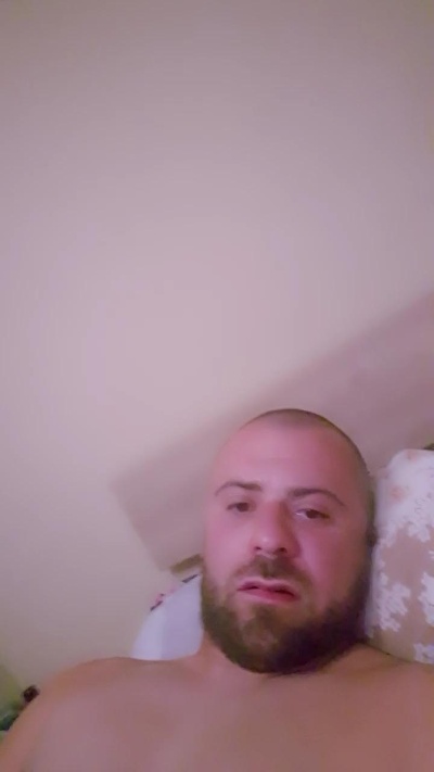 antonio3235 live cam on Cam4