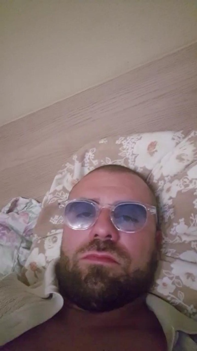 antonio3235 live cam on Cam4