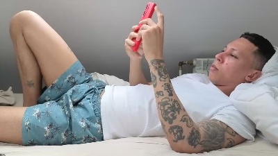 antonio_meza live cam on Cam4