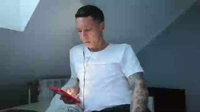 antonio_meza live cam on Cam4