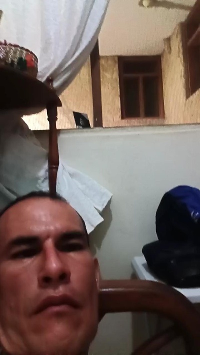 antraew19842 live cam on Cam4