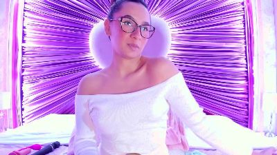 anya_shaffer live cam on Cam4