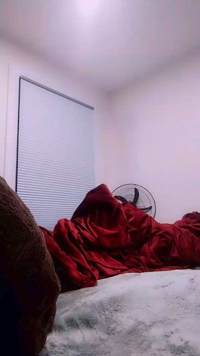 anyihot2 live cam on Cam4