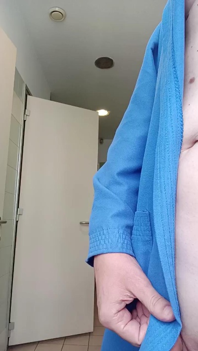 anyone23 live cam on Cam4