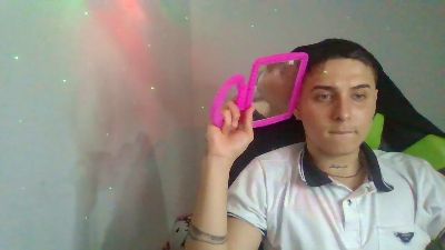 apolo_ofial live cam on Cam4