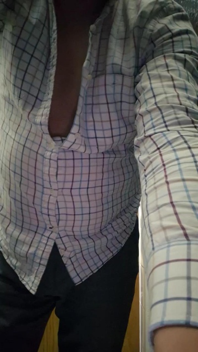 ari_30 live cam on Cam4