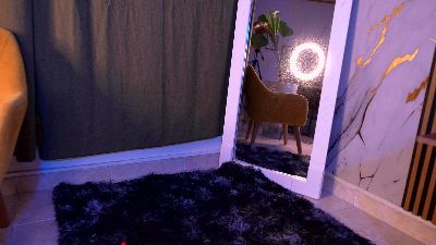 aria_velvet_ live cam on Cam4