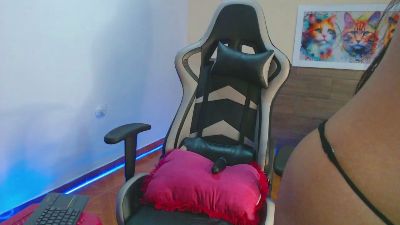 ariadna_x1x1x1 live cam on Cam4