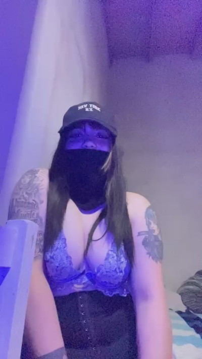 ariana198 live cam on Cam4