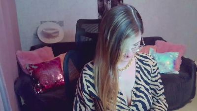 ariel_xbaby live cam on Cam4