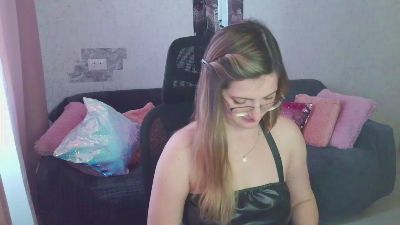 ariel_xbaby live cam on Cam4
