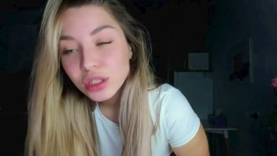 ariemeel live cam on Cam4