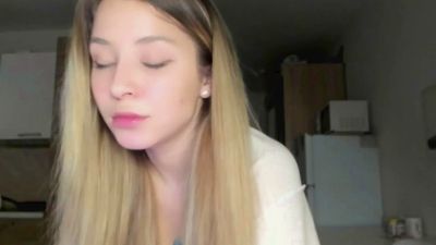 ariemeel live cam on Cam4