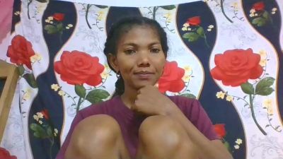arinjaka live cam on Cam4