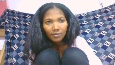 arinjaka live cam on Cam4