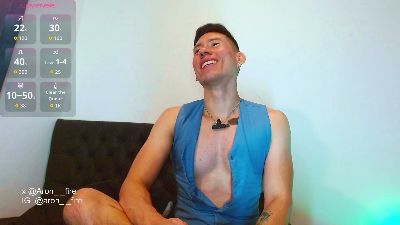 aron_fire live cam on Cam4