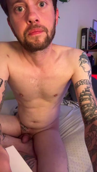 ash1990cov live cam on Cam4