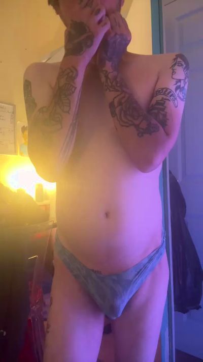 ash1990cov live cam on Cam4