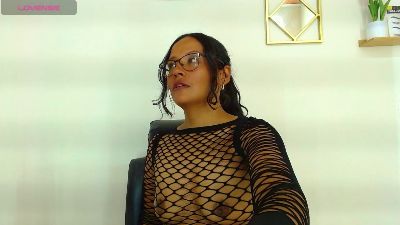 ashleygattes1 live cam on Cam4