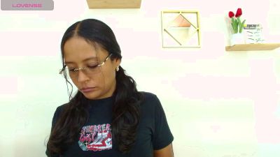ashleygattes1 live cam on Cam4