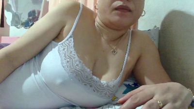 ashleysuksuk live cam on Cam4