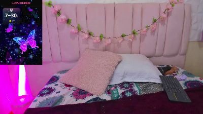ashly_ruiz live cam on Cam4