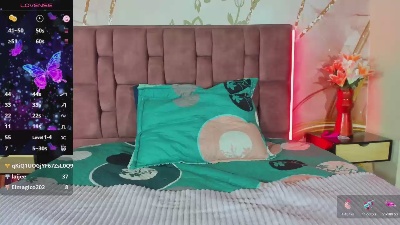 ashly_ruiz live cam on Cam4