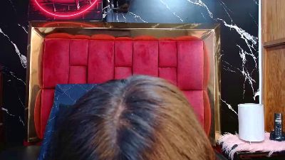 asly_cloe live cam on Cam4