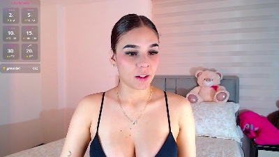 astrid_omega live cam on Cam4