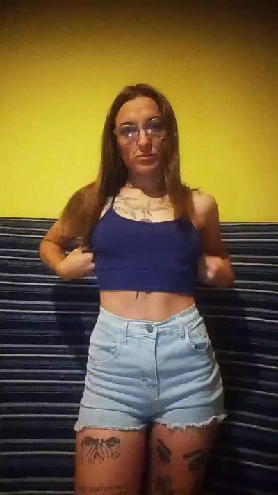aurora205 live cam on Cam4