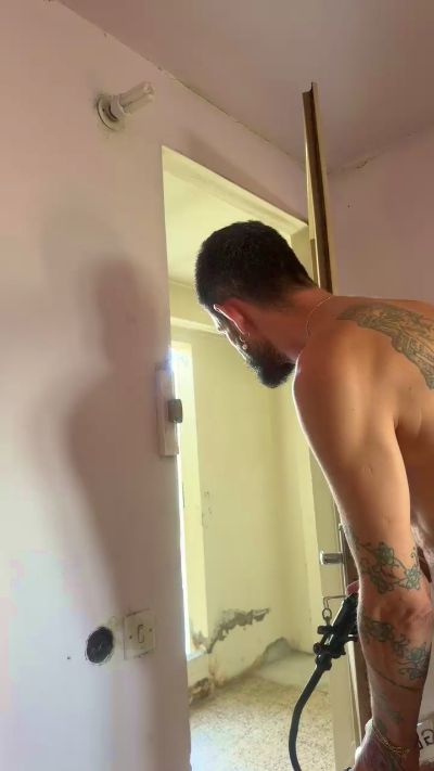 aussiecrys80 live cam on Cam4