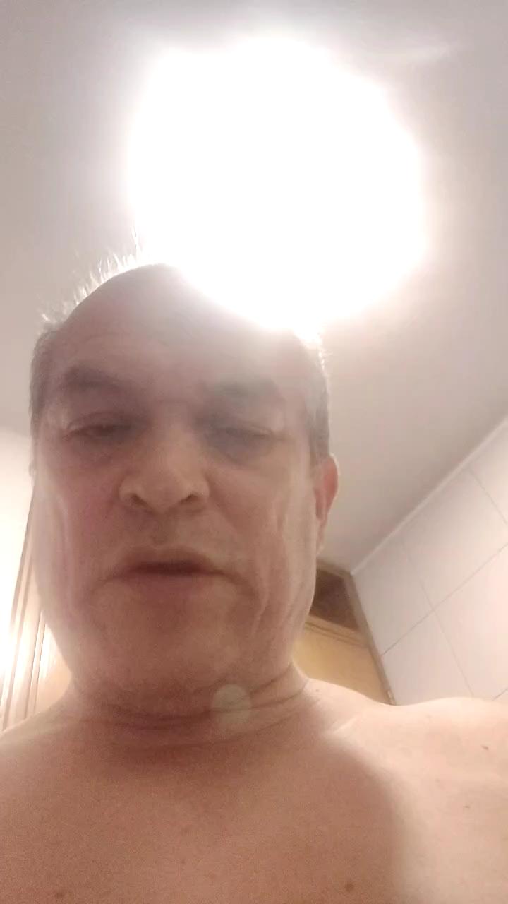 avergalindo live cam on Cam4
