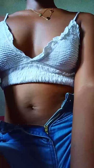 avrilas live cam on Cam4