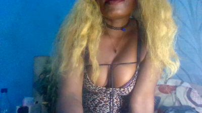 avrilas live cam on Cam4