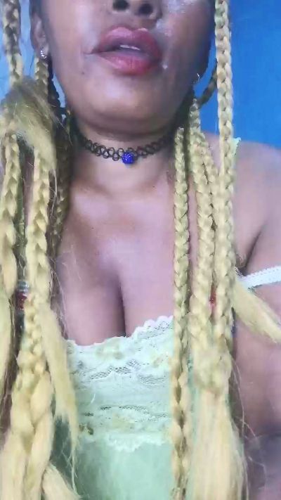 avrilas live cam on Cam4