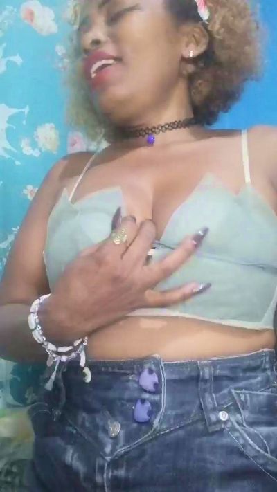 avrilas live cam on Cam4
