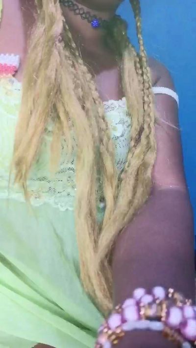 avrilas live cam on Cam4