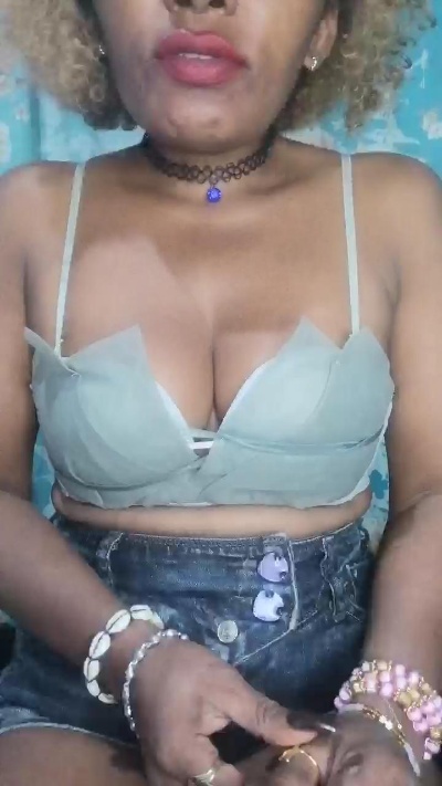 avrilas live cam on Cam4