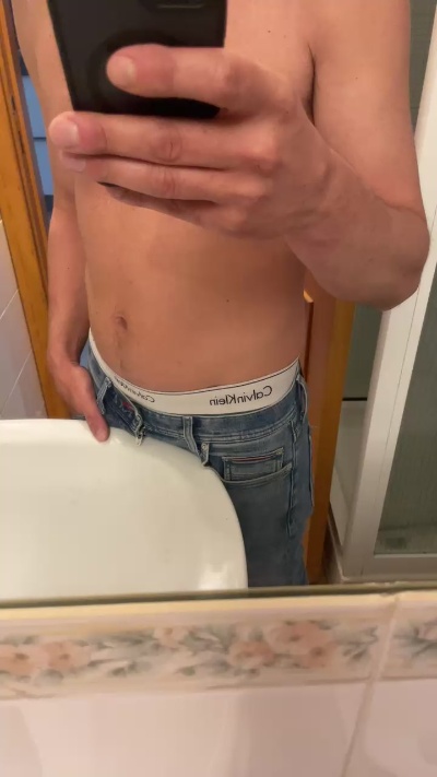 axel9919 live cam on Cam4