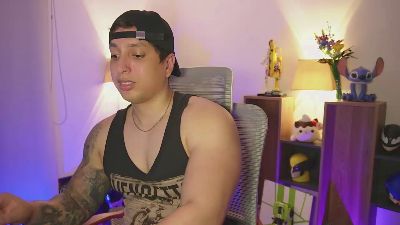 axel_appolo live cam on Cam4