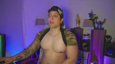 axel_appolo live cam on Cam4