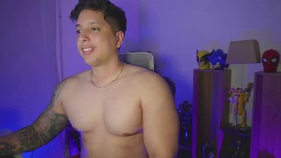 axel_appolo live cam on Cam4