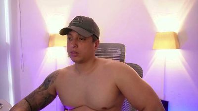 axel_appolo live cam on Cam4