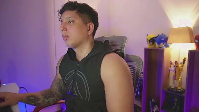 axel_appolo live cam on Cam4