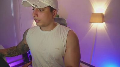 axel_appolo live cam on Cam4