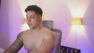 axel_appolo live cam on Cam4