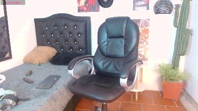 axel_rose20 live cam on Cam4