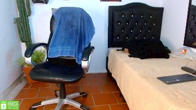 axel_rose20 live cam on Cam4