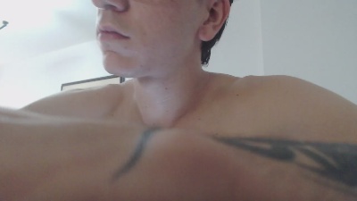 axel_serra live cam on Cam4