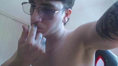 axel_serra live cam on Cam4